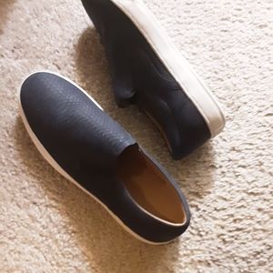 VINCE slip on sneakers